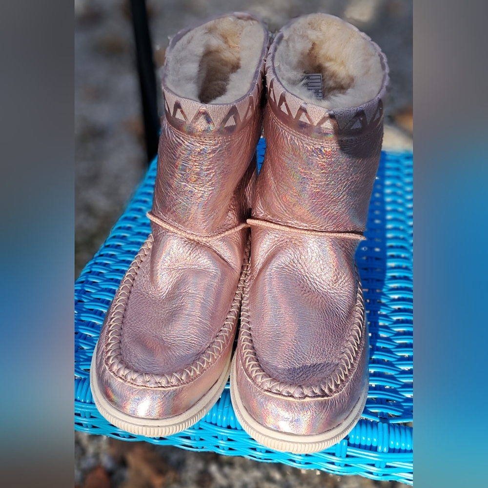Pink Manitobah Mukluk Boots Size 10 - Picture 6 of 11
